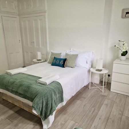 Spacious 4 Bedrooms Apartment For 10 Near Marble Arch Лондон Экстерьер фото