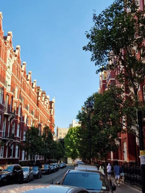 Spacious 4 Bedrooms Apartment For 10 Near Marble Arch Лондон Экстерьер фото