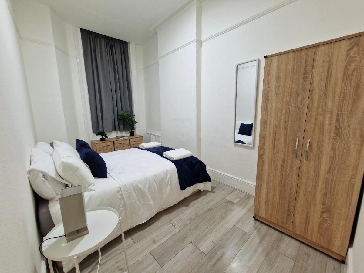 Spacious 4 Bedrooms Apartment For 10 Near Marble Arch Лондон Экстерьер фото