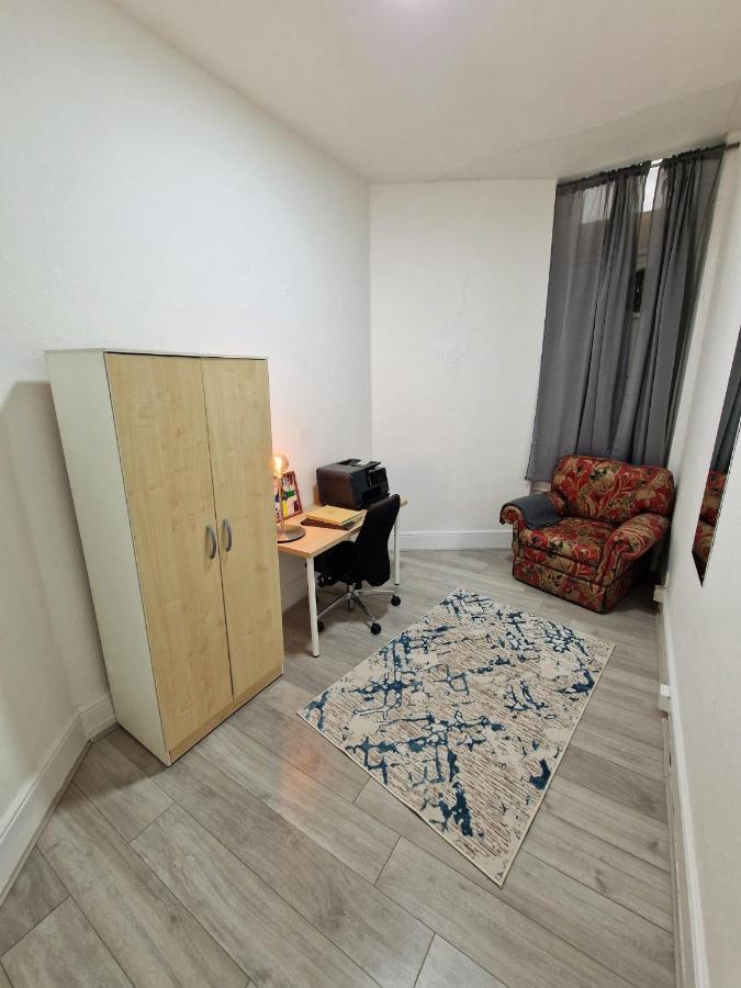 Spacious 4 Bedrooms Apartment For 10 Near Marble Arch Лондон Экстерьер фото